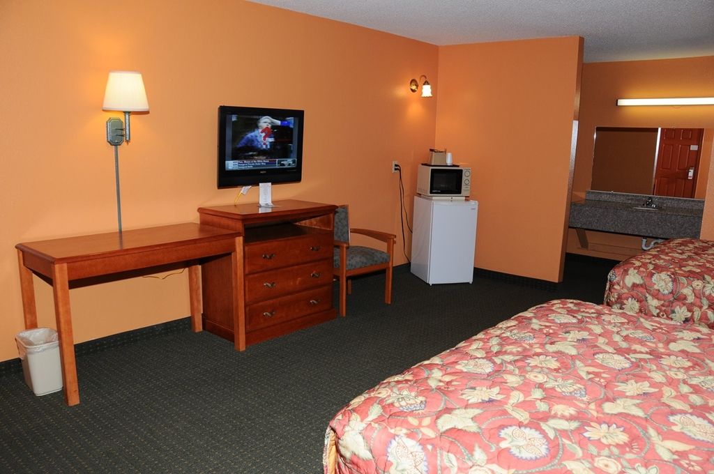 American Inn Кліберн Номер фото