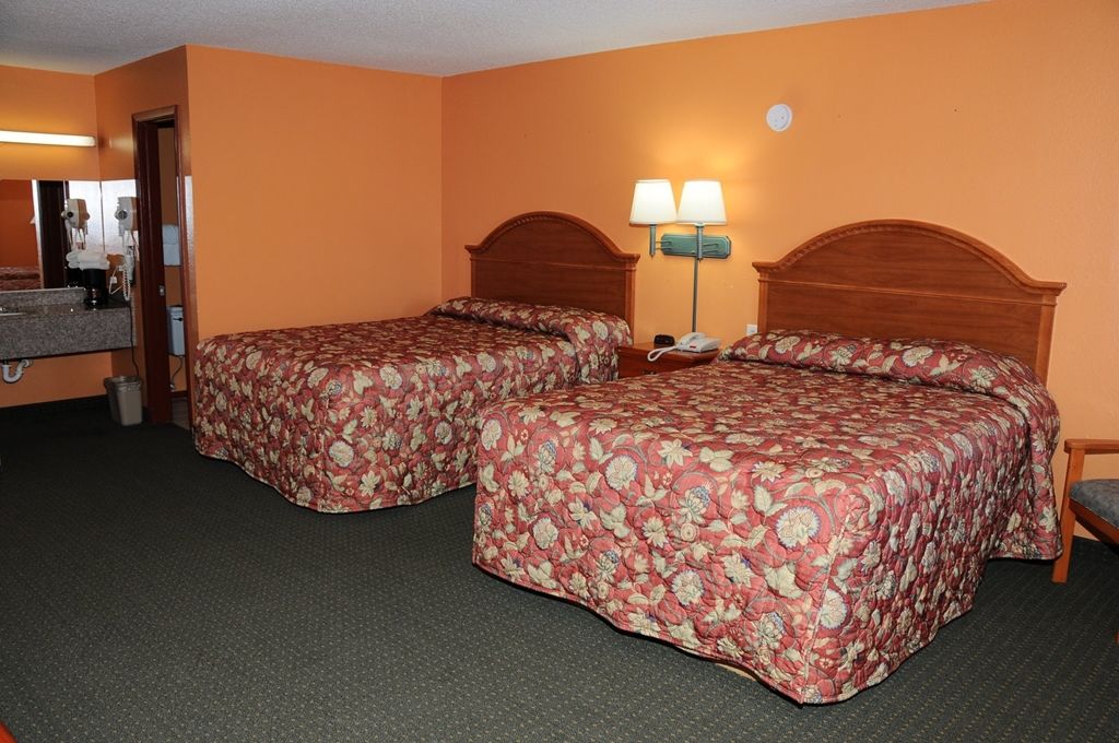 American Inn Кліберн Номер фото