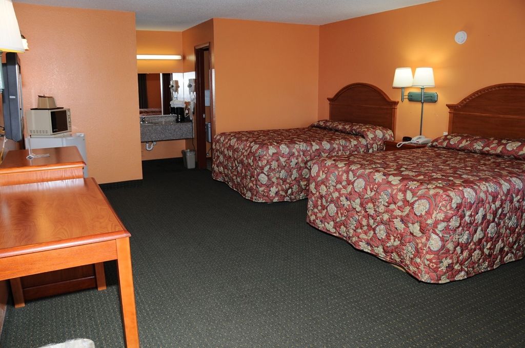 American Inn Кліберн Номер фото