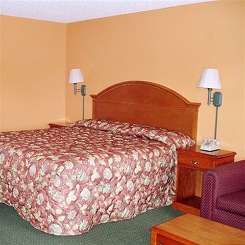 American Inn Кліберн Номер фото
