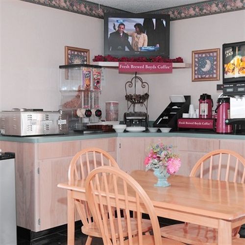 American Inn Кліберн Номер фото